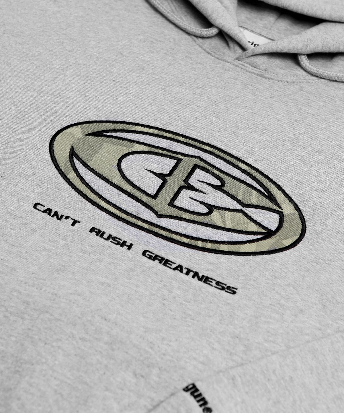 크리건(CRIGUN) CAMO APPLIQUE HOODIE GREY MELANGE