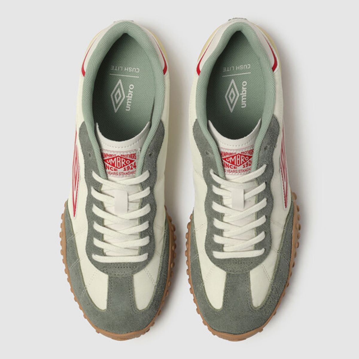 엄브로(UMBRO) FIRST JOGGER PLUS (퍼스트 조거 플러스) 베이지 UR124CCU10