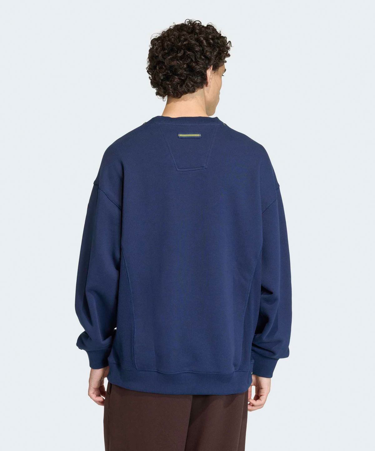 아디다스(ADIDAS) 이큅먼트 리브 크루넥 스웨트셔츠 - 나이트인디고 / KB9323