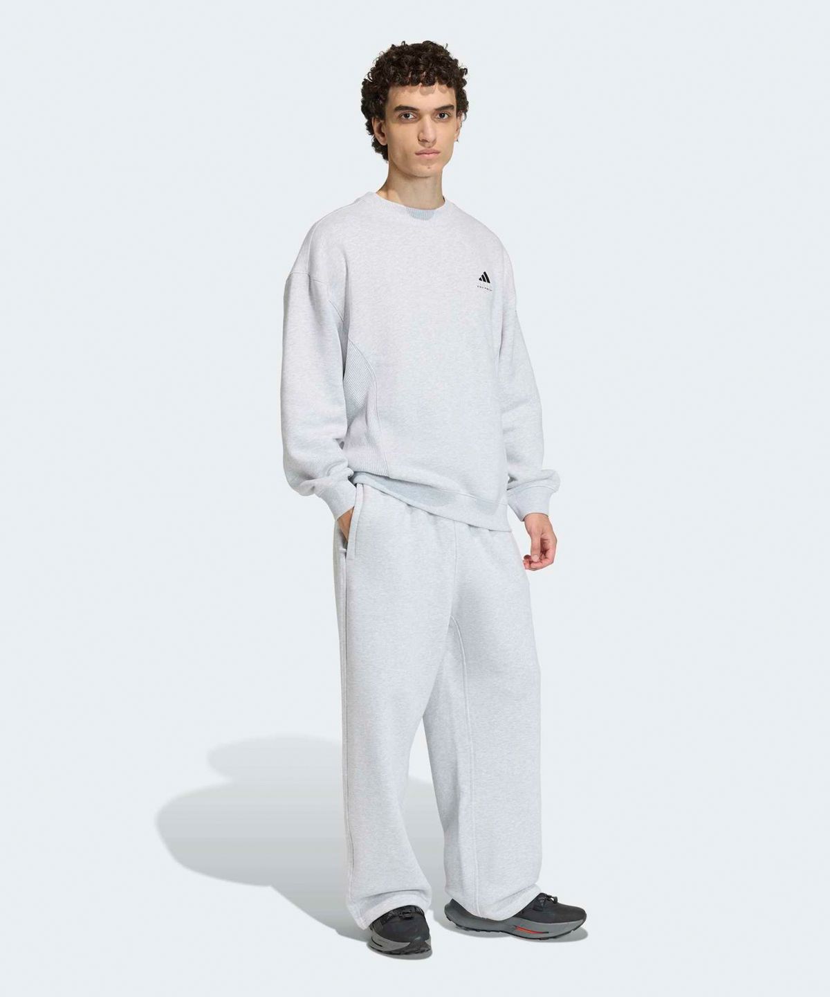 아디다스(ADIDAS) 이큅먼트 리브 크루넥 스웨트셔츠 - 그레이 / KB9324
