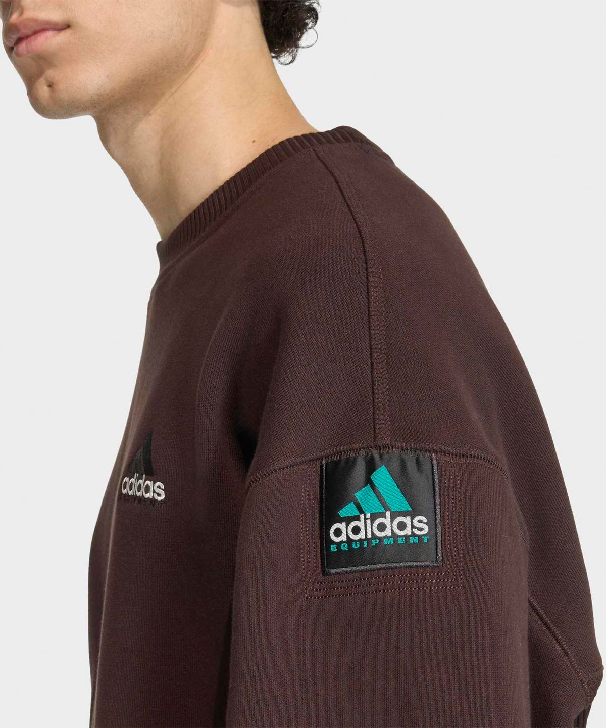 아디다스(ADIDAS) 이큅먼트 리브 크루넥 스웨트셔츠 - 브라운 / KB9325