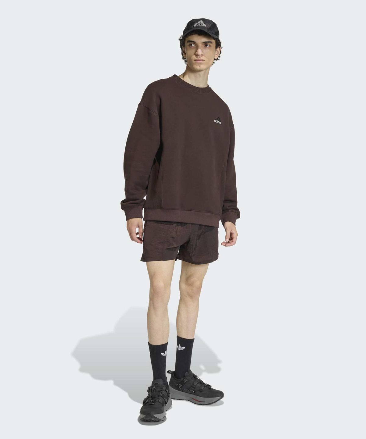 아디다스(ADIDAS) 이큅먼트 리브 크루넥 스웨트셔츠 - 브라운 / KB9325
