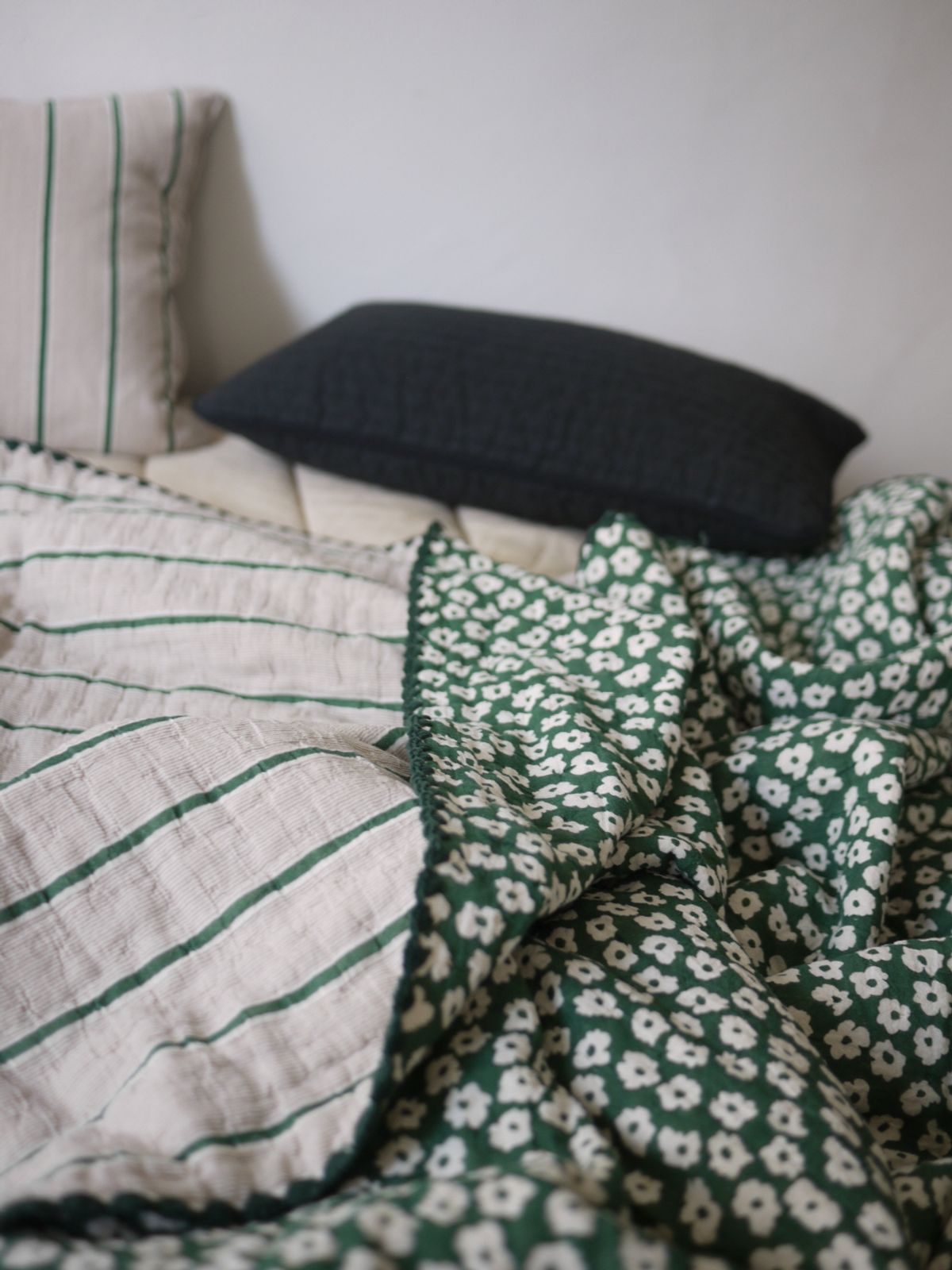 봄봄패브릭스(BOMBOM FABRICS) vintage blossom & green stripe gauze blanket