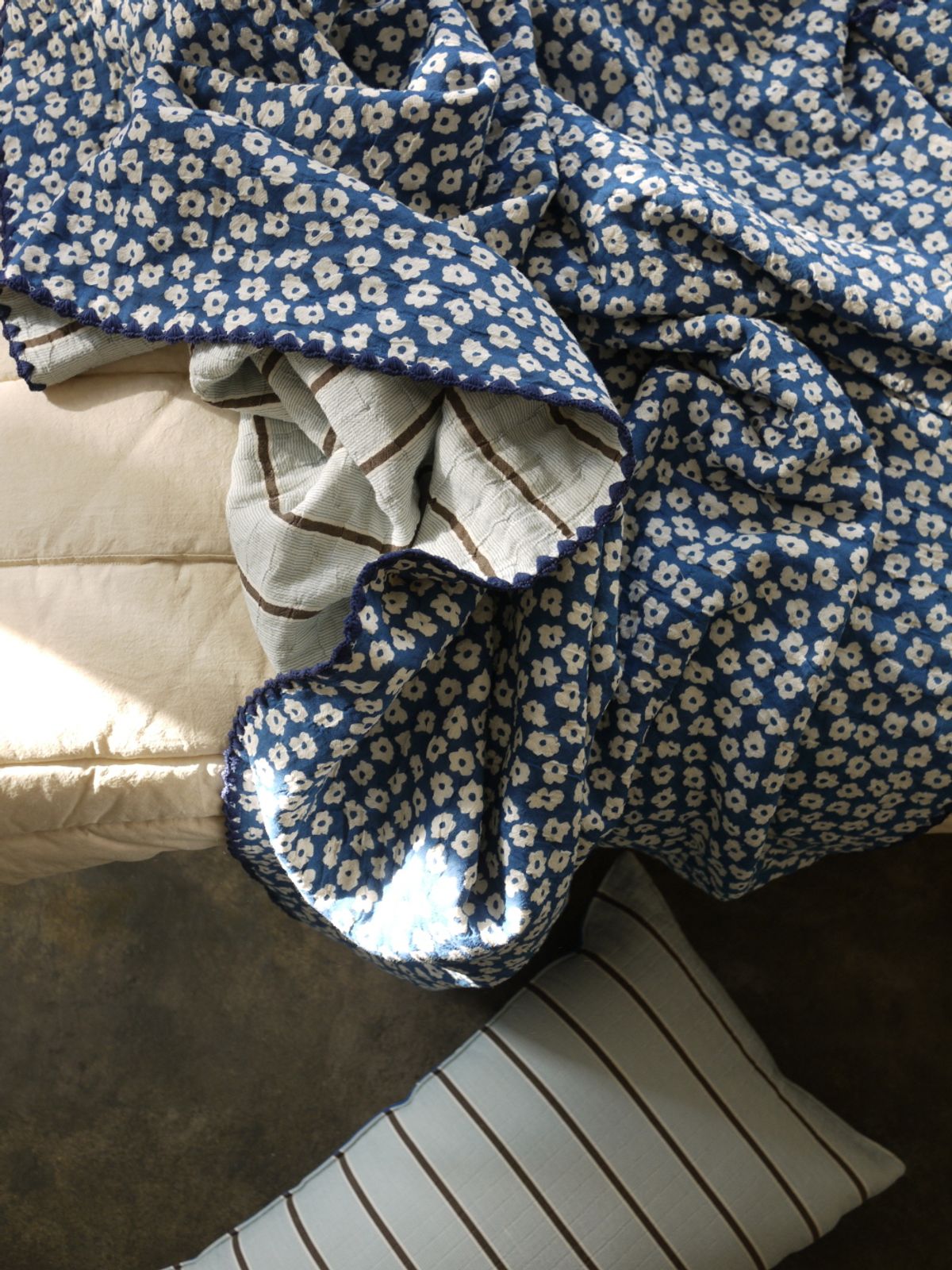 봄봄패브릭스(BOMBOM FABRICS) vintage blossom & brown stripe gauze blanket