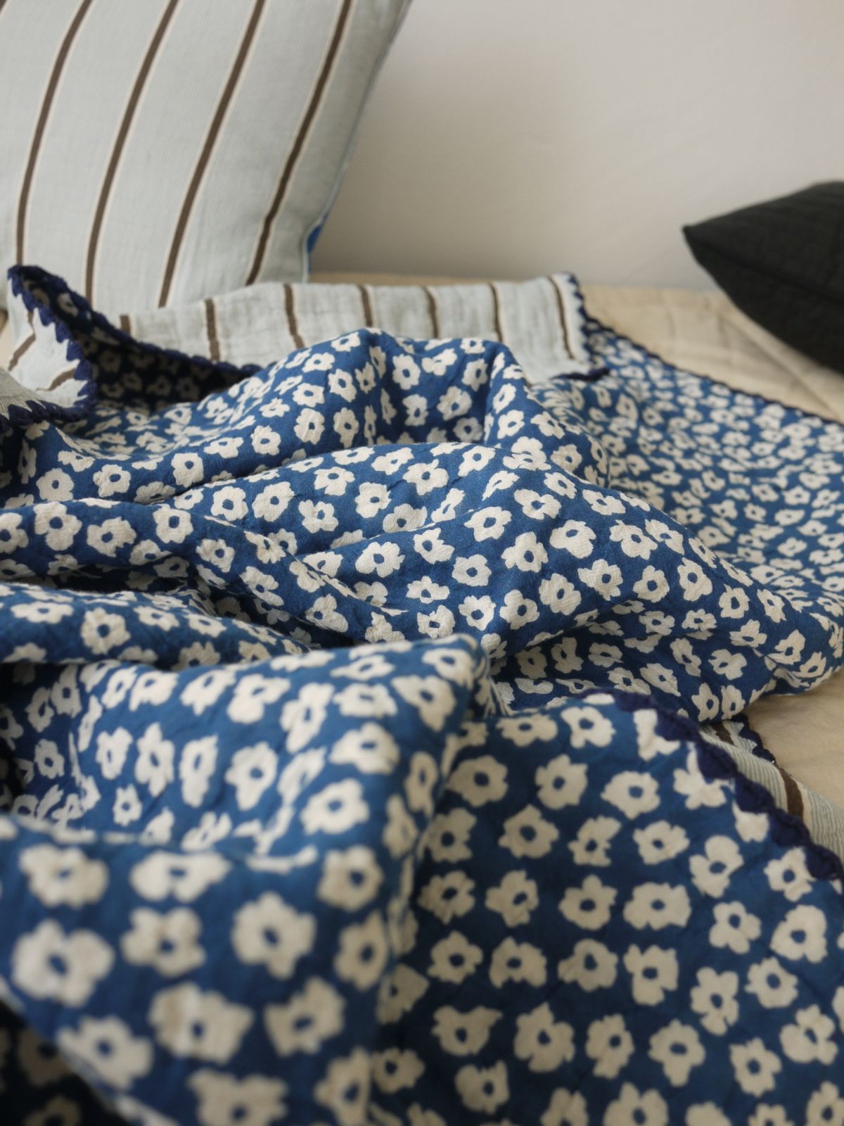 봄봄패브릭스(BOMBOM FABRICS) vintage blossom & brown stripe gauze blanket