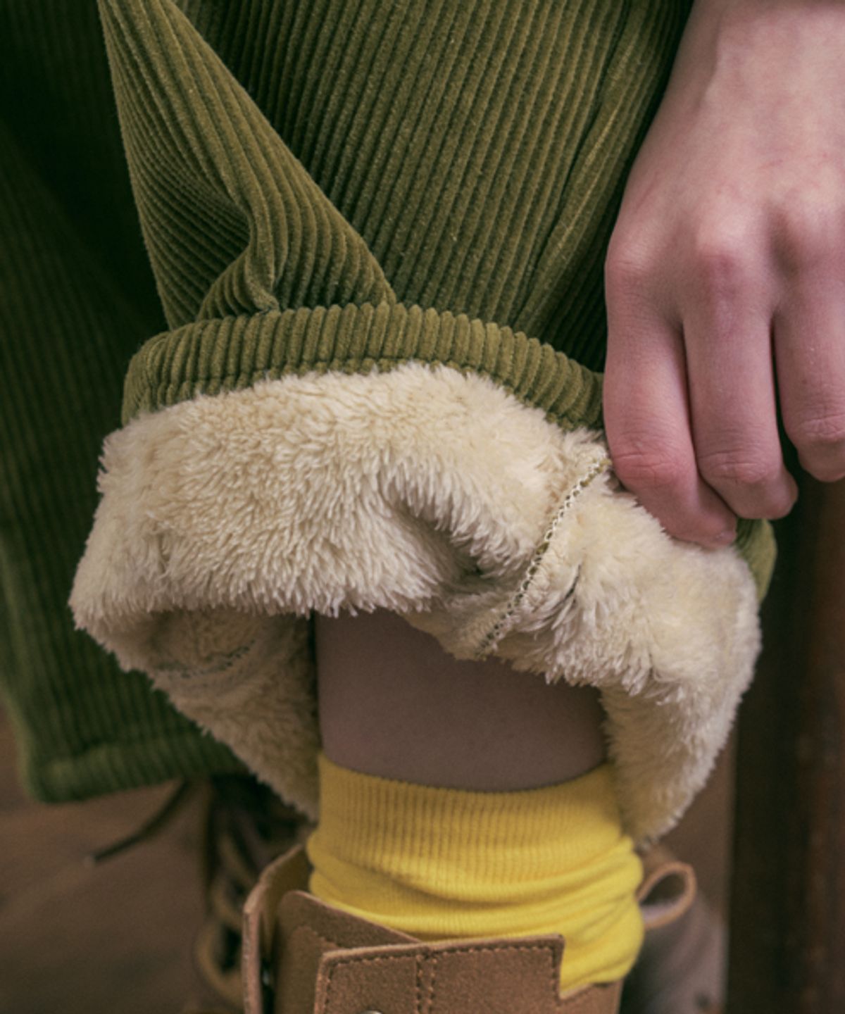 헤인트(HAINT) [양털기모]MIKA BALLOON CORDUROY PANTS_OLIVE