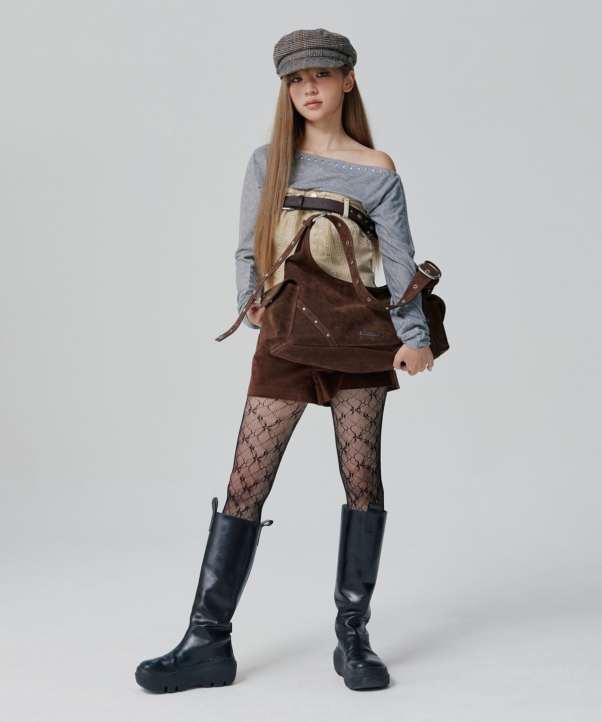 피넛루프(PEANUT LOOP) Stud Buckle Suede Bag Brown