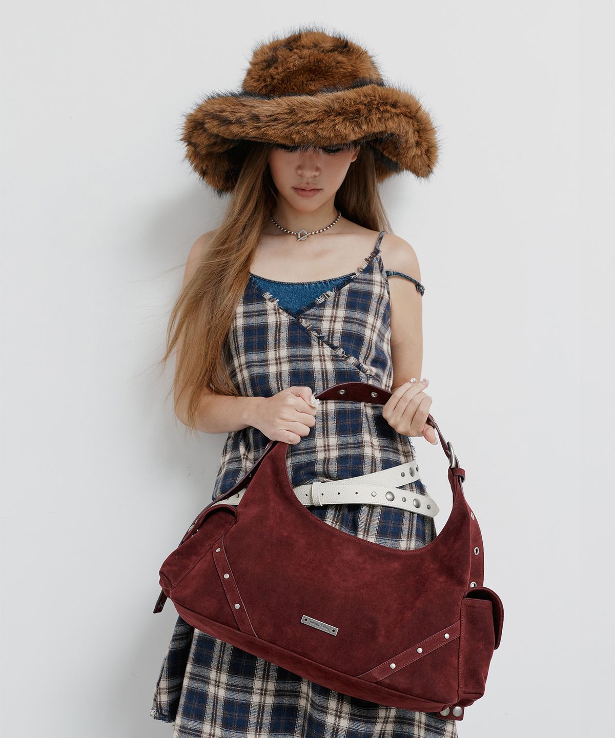피넛루프(PEANUT LOOP) Stud Buckle Suede Bag Burgundy