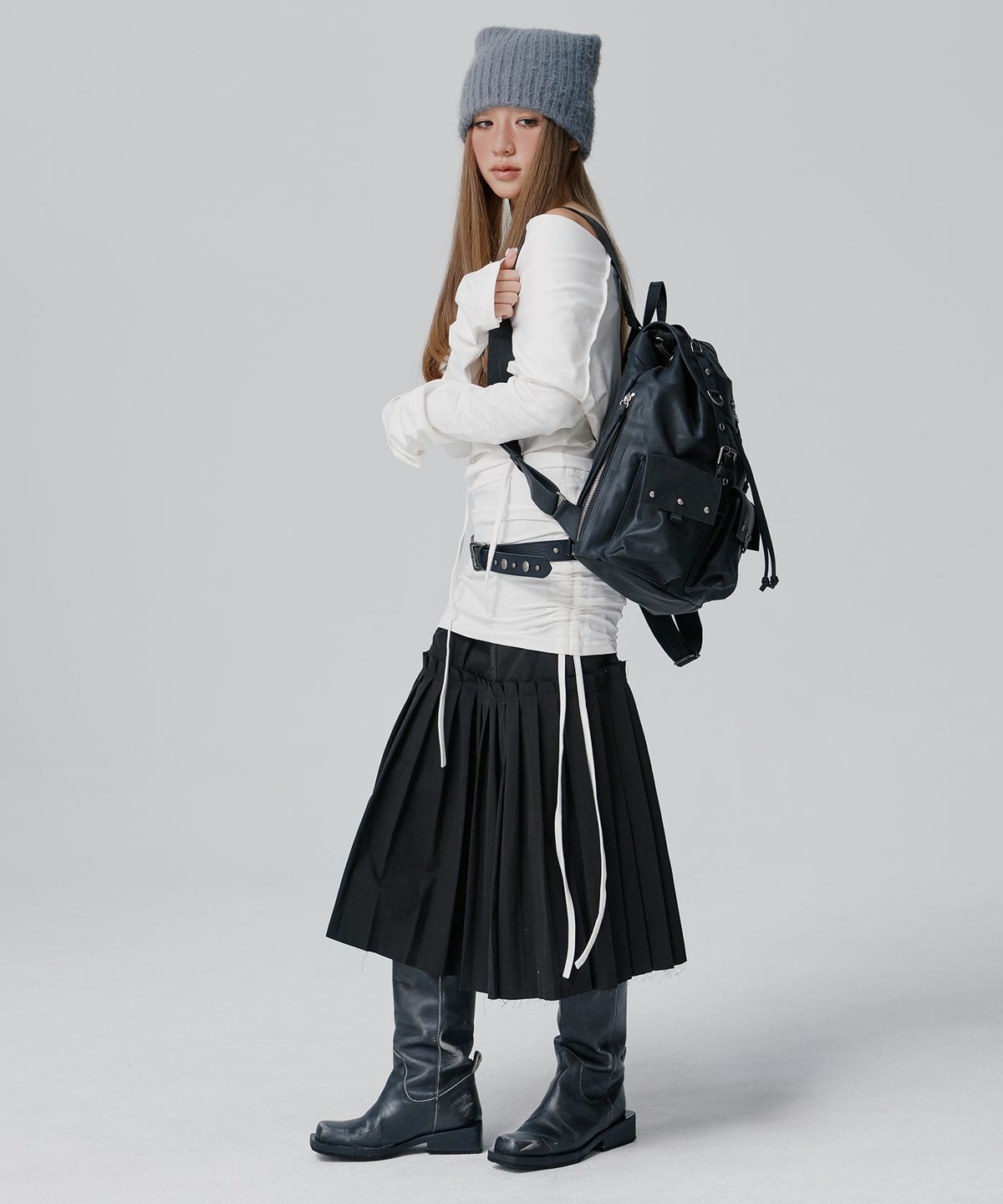 피넛루프(PEANUT LOOP) Stud Three-Pocket Backpack Black