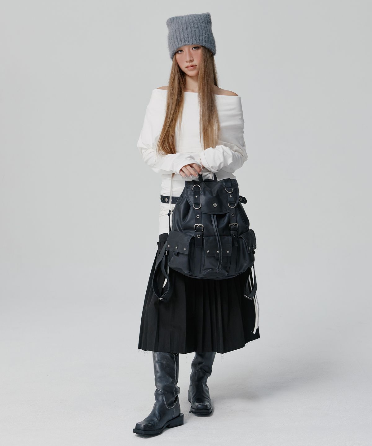 피넛루프(PEANUT LOOP) Stud Three-Pocket Backpack Black