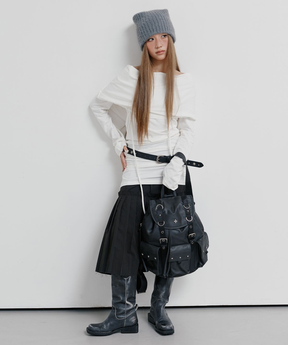 피넛루프(PEANUT LOOP) Stud Three-Pocket Backpack Black