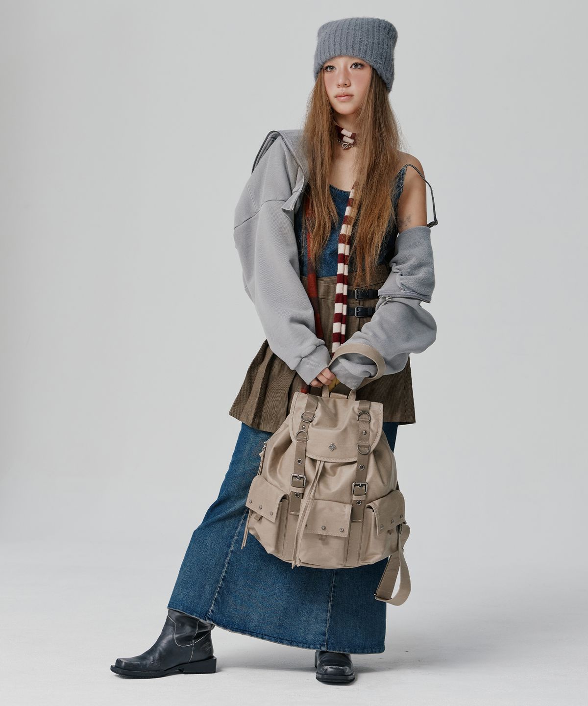피넛루프(PEANUT LOOP) Stud Three-Pocket Backpack Beige