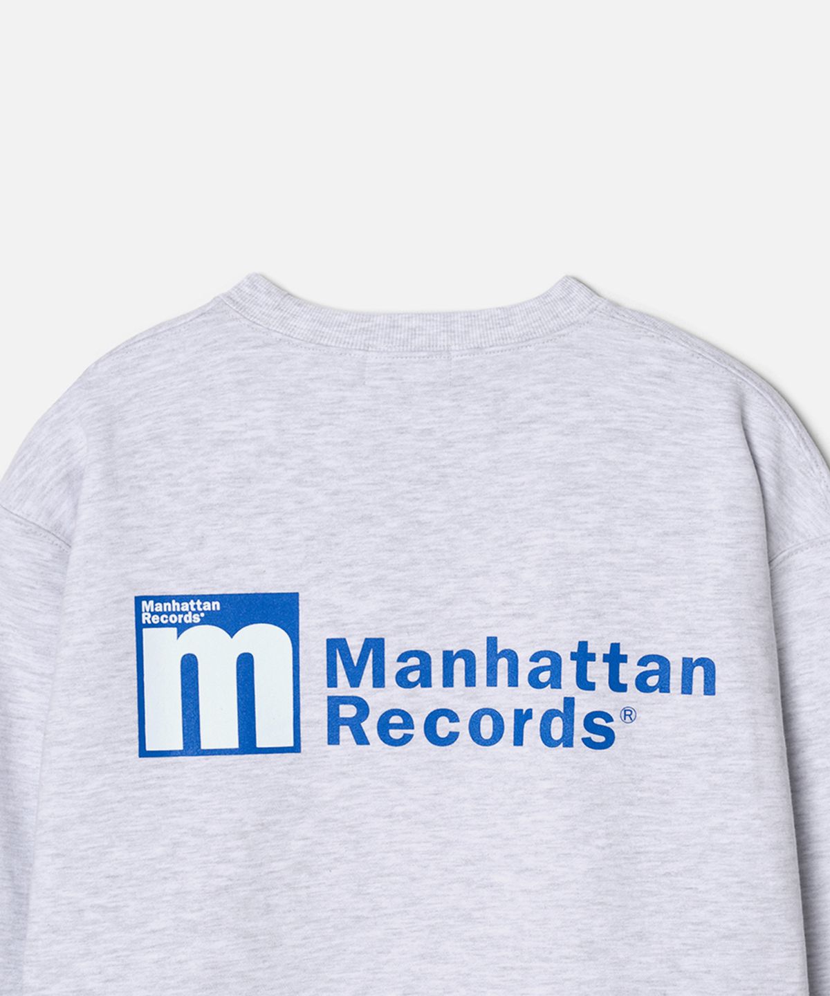 맨하탄레코즈(MANHATTAN RECORDS) M Logo Crew Neck - Grey