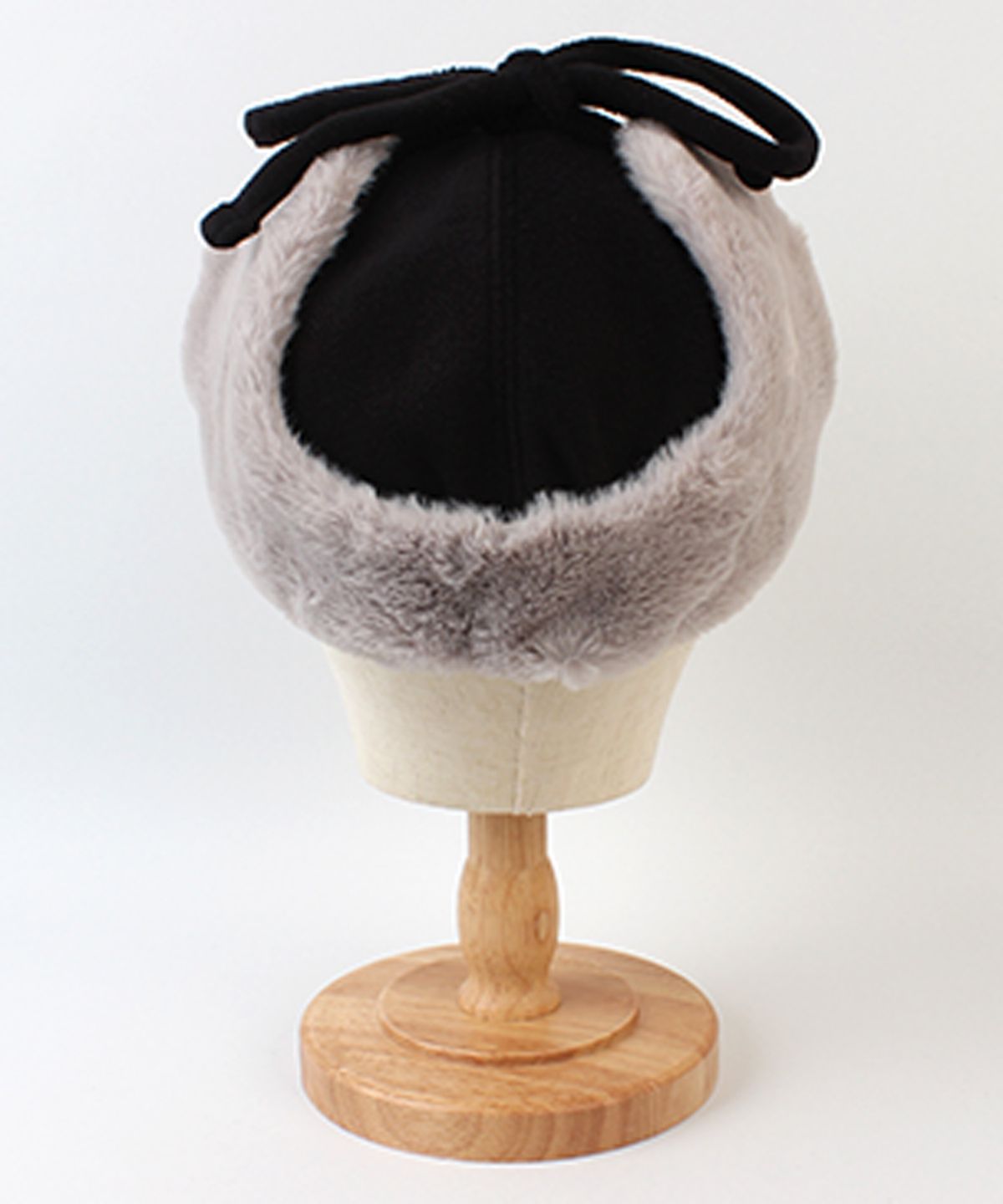 유니버셜 케미스트리(UNIVERSAL CHEMISTRY) Soft Fur Black Earflap Cap 귀달이모자