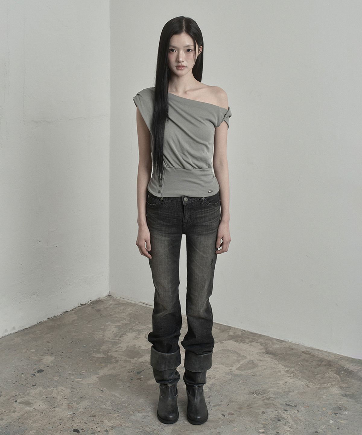 이네기(INEGI) Vintage Scratch Bootcut Jeans (black)