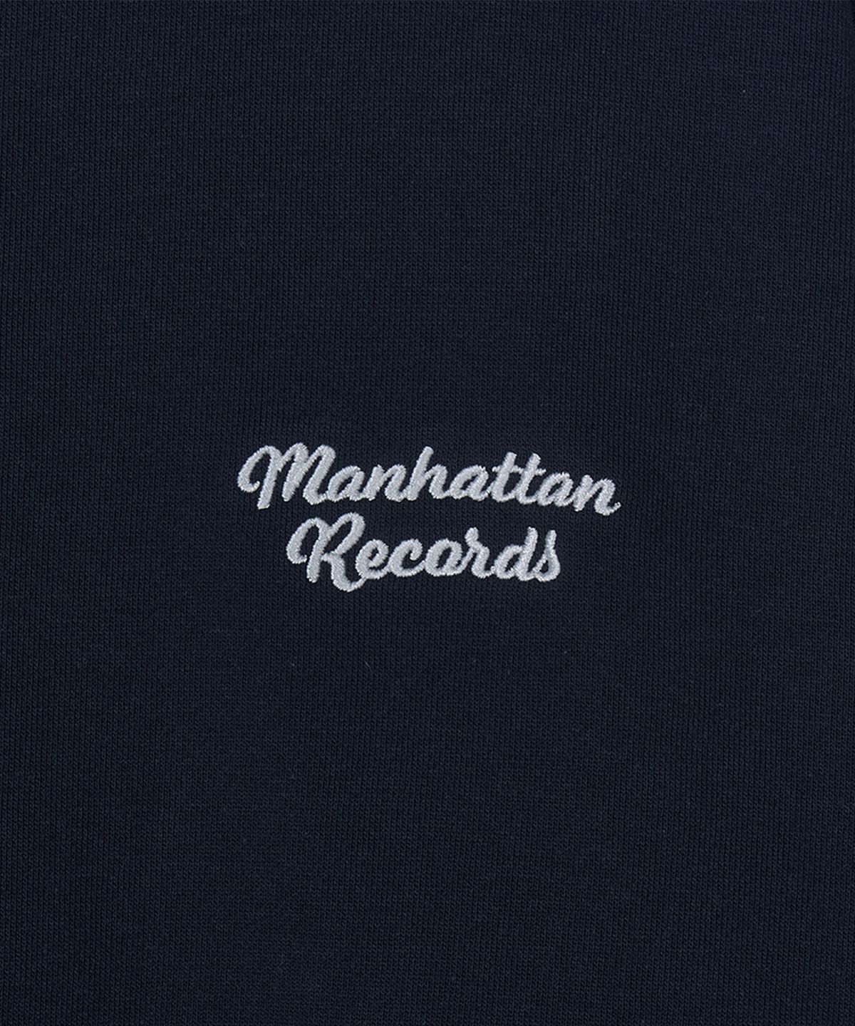 맨하탄레코즈(MANHATTAN RECORDS) MR Small Arch Logo Crew Neck - Navy
