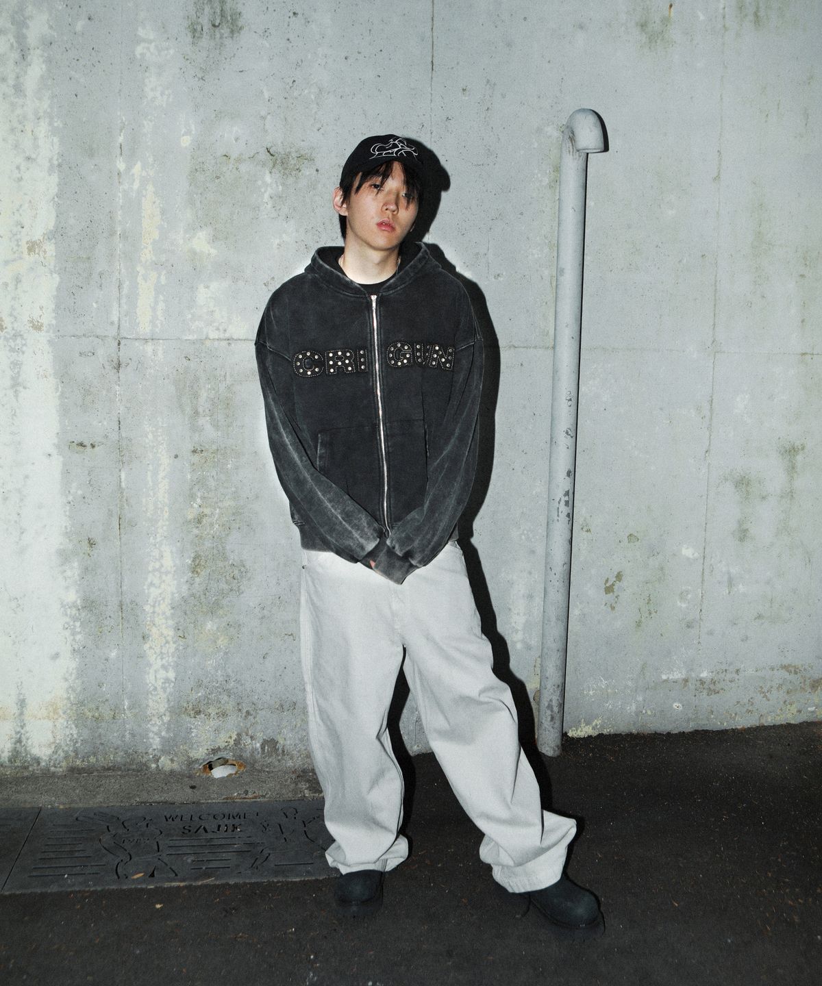 크리건(CRIGUN) WASHED APPLIQUE RIVET 후드 집업 BLACK
