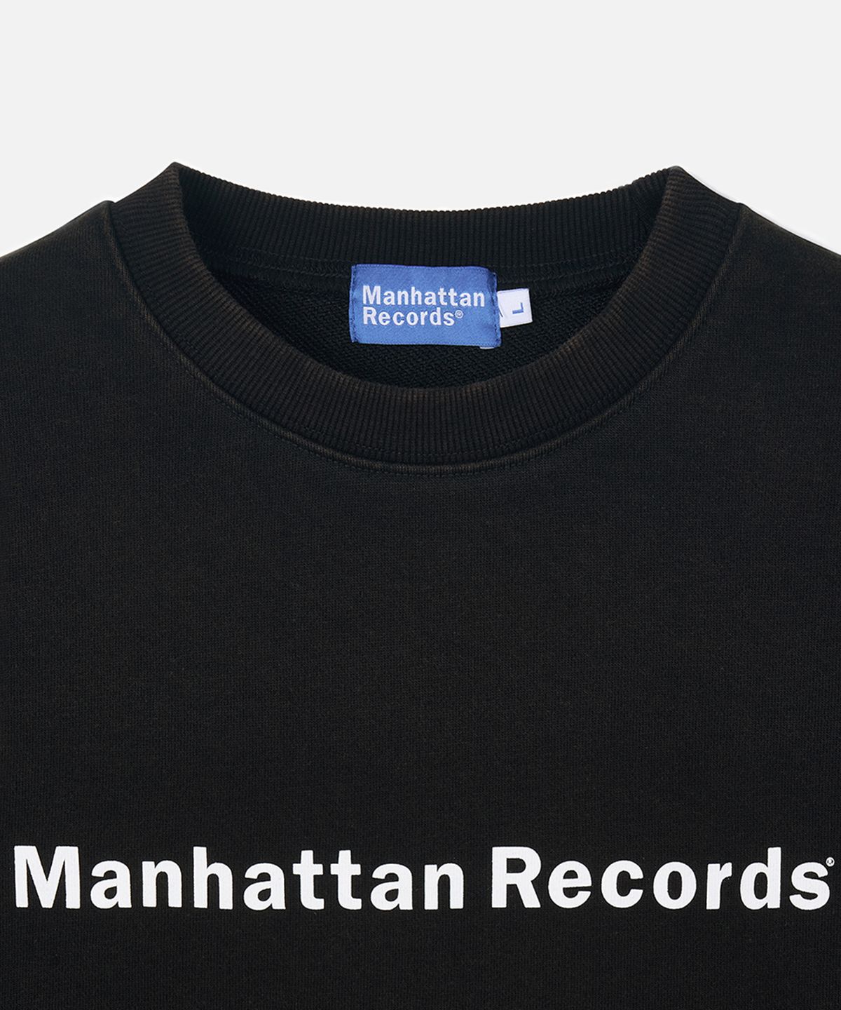 맨하탄레코즈(MANHATTAN RECORDS) MR Logo Washed Crew Neck - Black