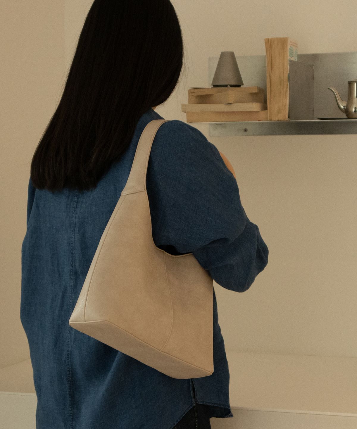 캐비닛먼트(KABINETMENT) Poje hobo bag_cloud cream