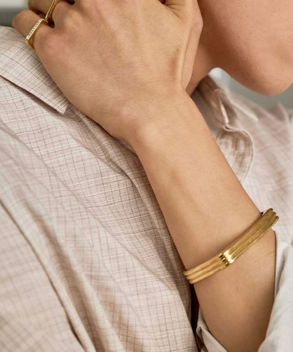 그라스마티네(GRASSE MATINEE) Triple Bar Cuff Bracelet  Gold