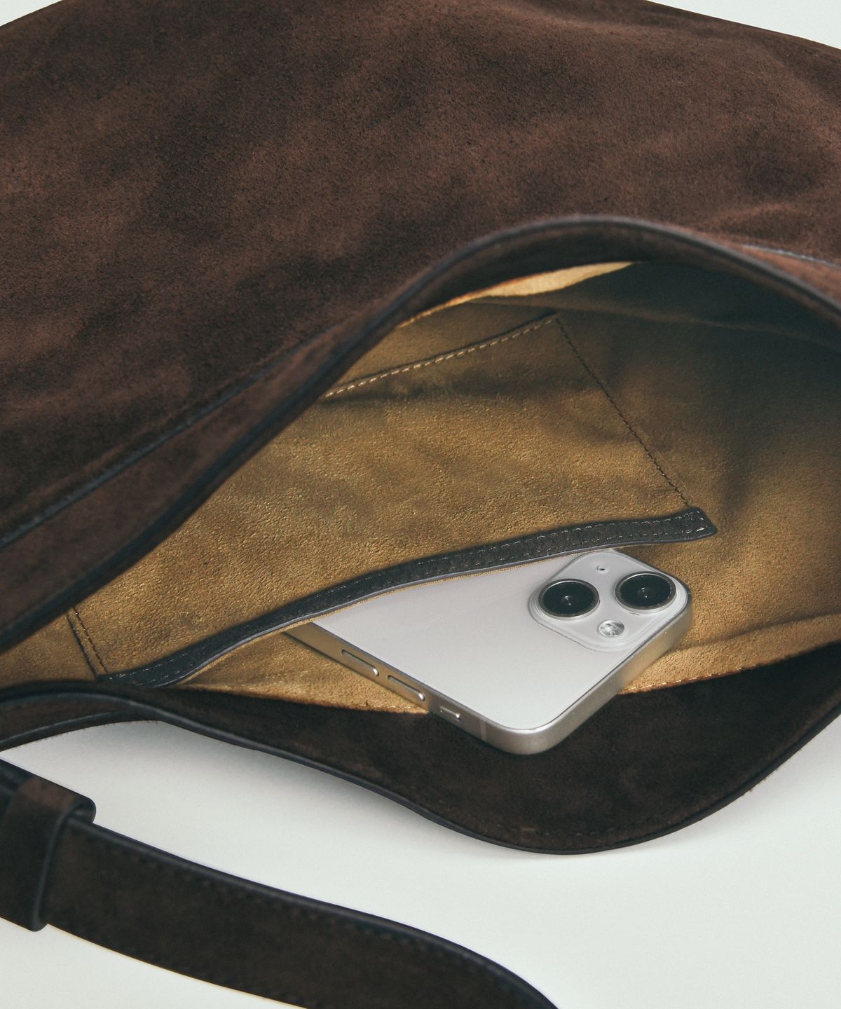 조에뜨(ZOEET) PEBBLE SHOULDER SUEDE BAG (ESPRESSO)