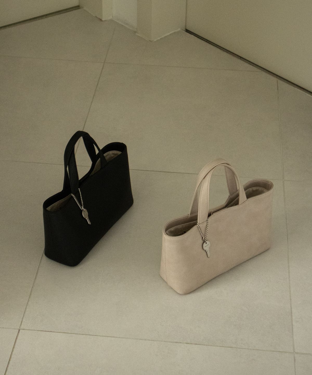 캐비닛먼트(KABINETMENT) Poje tote bag_black