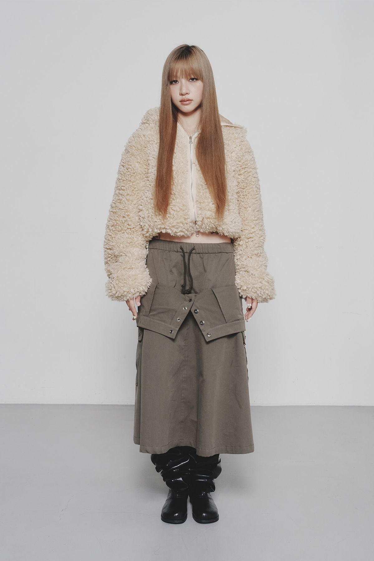 다이닛(DEINET) FAUX FUR HOOD JACKET IN BEIGE