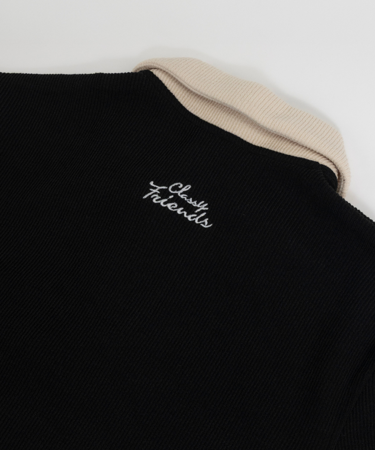 클래씨클럽(CLASSY CLUB) V넥 폴로 셔츠 (2 color)