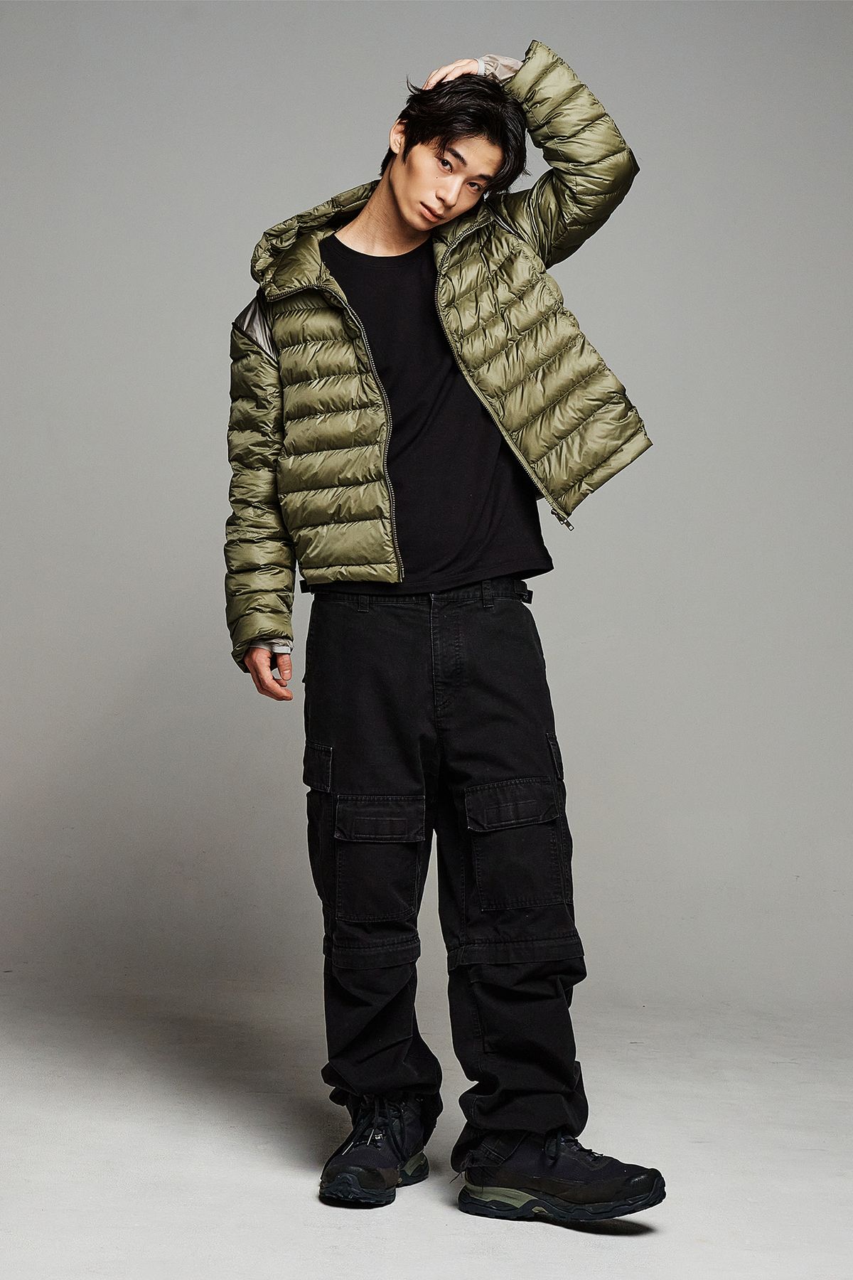 다이닛(DEINET) POINT WELLON HOODED JACKET IN KHAKI