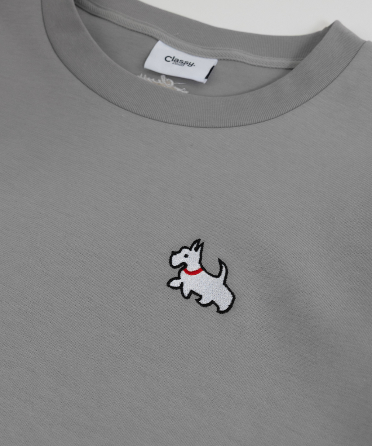 클래씨클럽(CLASSY CLUB) 워크 더 독 티셔츠 (2 color)