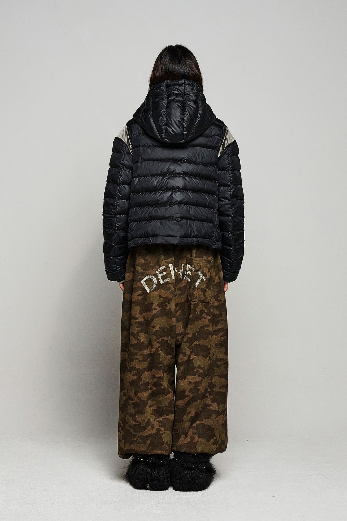 다이닛(DEINET) POINT WELLON HOODED JACKET IN BLACK