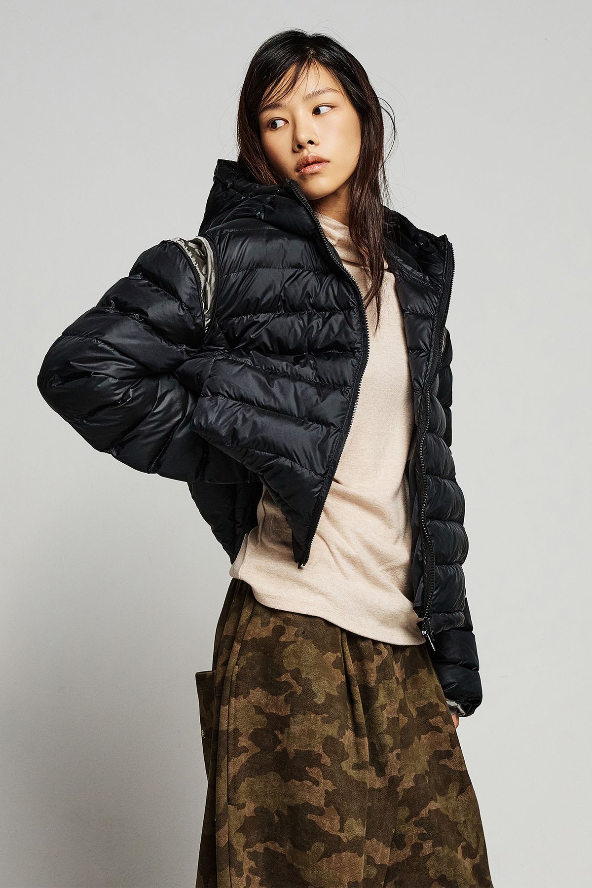 다이닛(DEINET) POINT WELLON HOODED JACKET IN BLACK