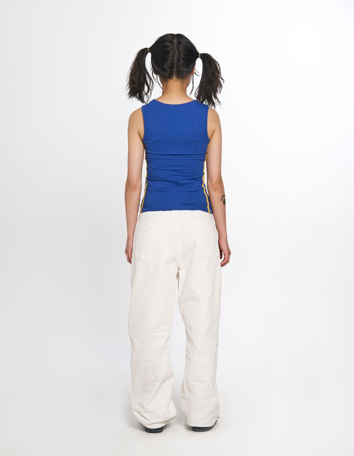 쥐쥐유(GGU) NO.7 TRACK SLEEVELESS