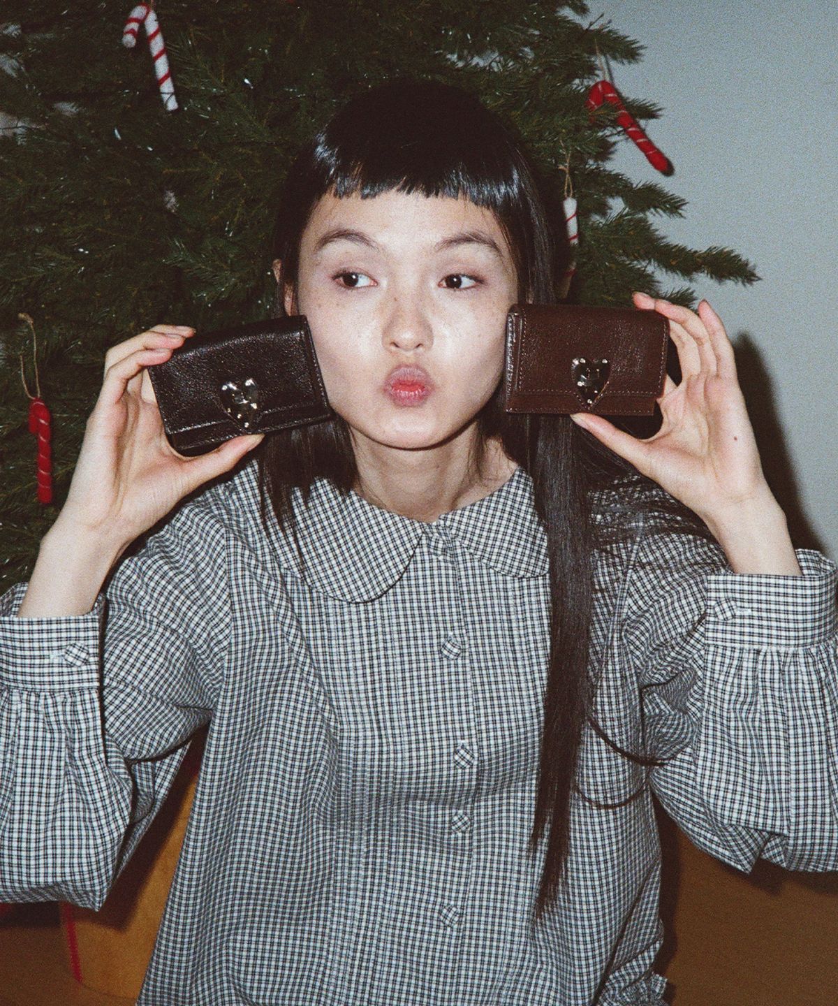 얀시시(YAHNSISI) 하트 빈티지 레더 월렛 - 브라운