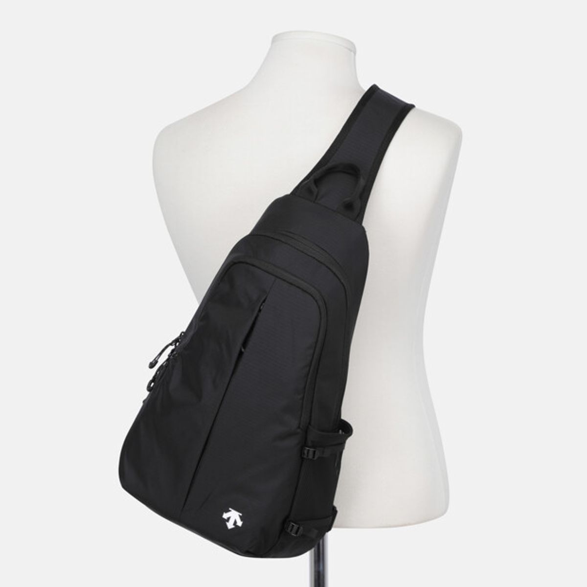 데상트(DESCENTE) 트레이닝 라지 슬링백 블랙 SR123TBG10