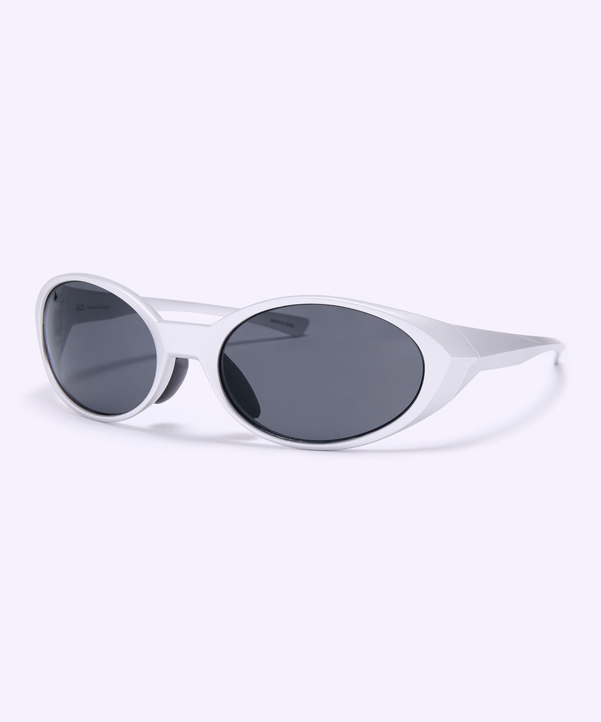 알로아이웨어(ALO EYEWEAR) [Essential] AL3504 1111 에센셜 플리커 선글라스 실버