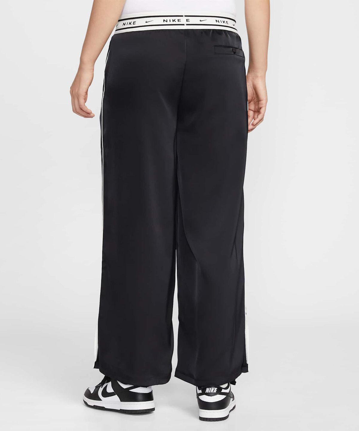 나이키(NIKE) 스포츠웨어 루즈 핏 미드라이즈 새틴 팬츠 W - 블랙:세일 / IH1327-010