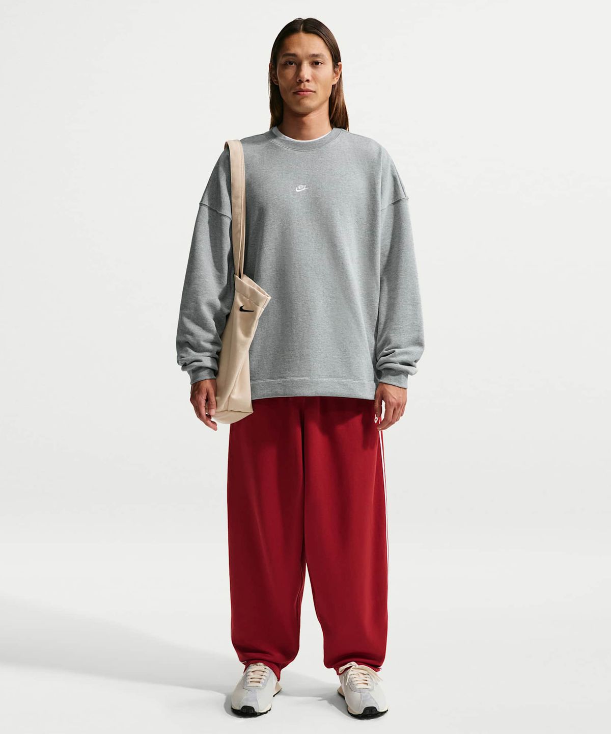 나이키(NIKE) 스포츠웨어 클럽 오버사이즈 프렌치 테리 크루넥 스웻셔츠 M - 다크 그레이 헤더:화이트 / IF0748-063