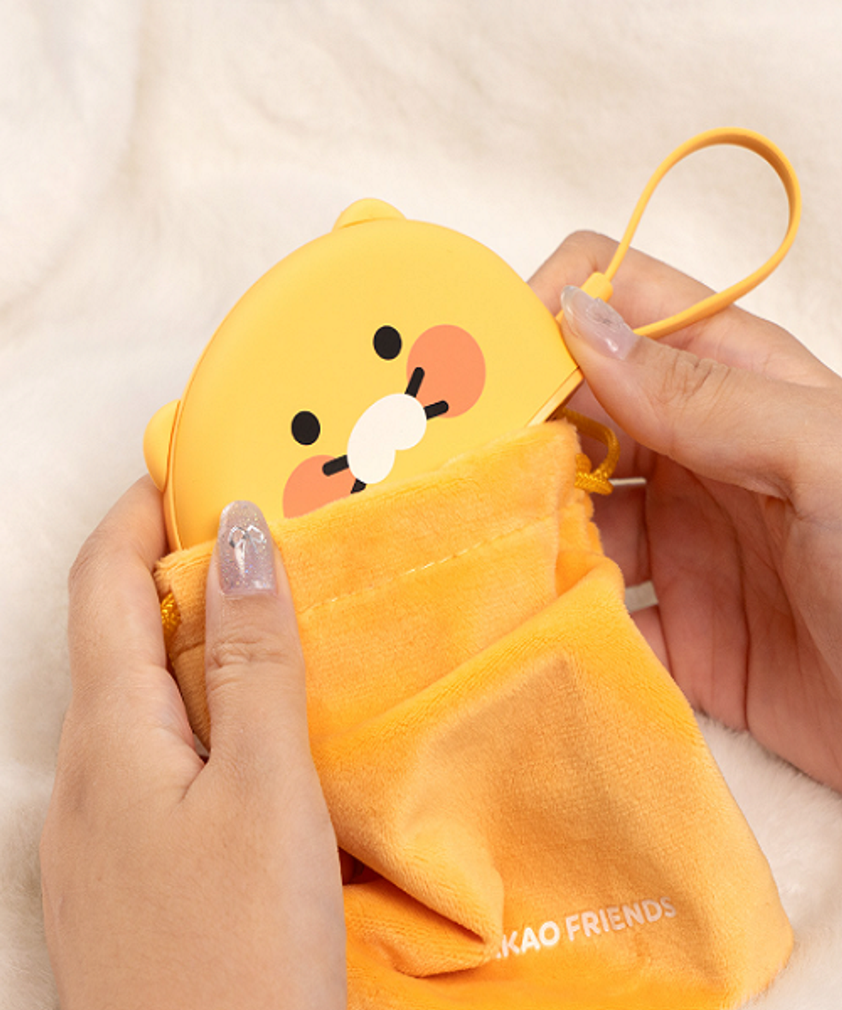 카카오프렌즈 파트너(KAKAOFRIENDS PARTNERS) 카카오프렌즈 핫그립 도킹형 손난로 보조배터리 5000mAh 베이직 테마