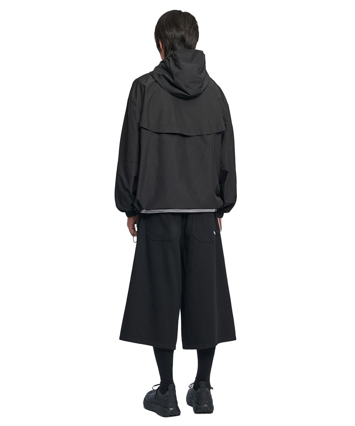 노매뉴얼(NOMANUAL) I.L BERMUDA PANTS - BLACK