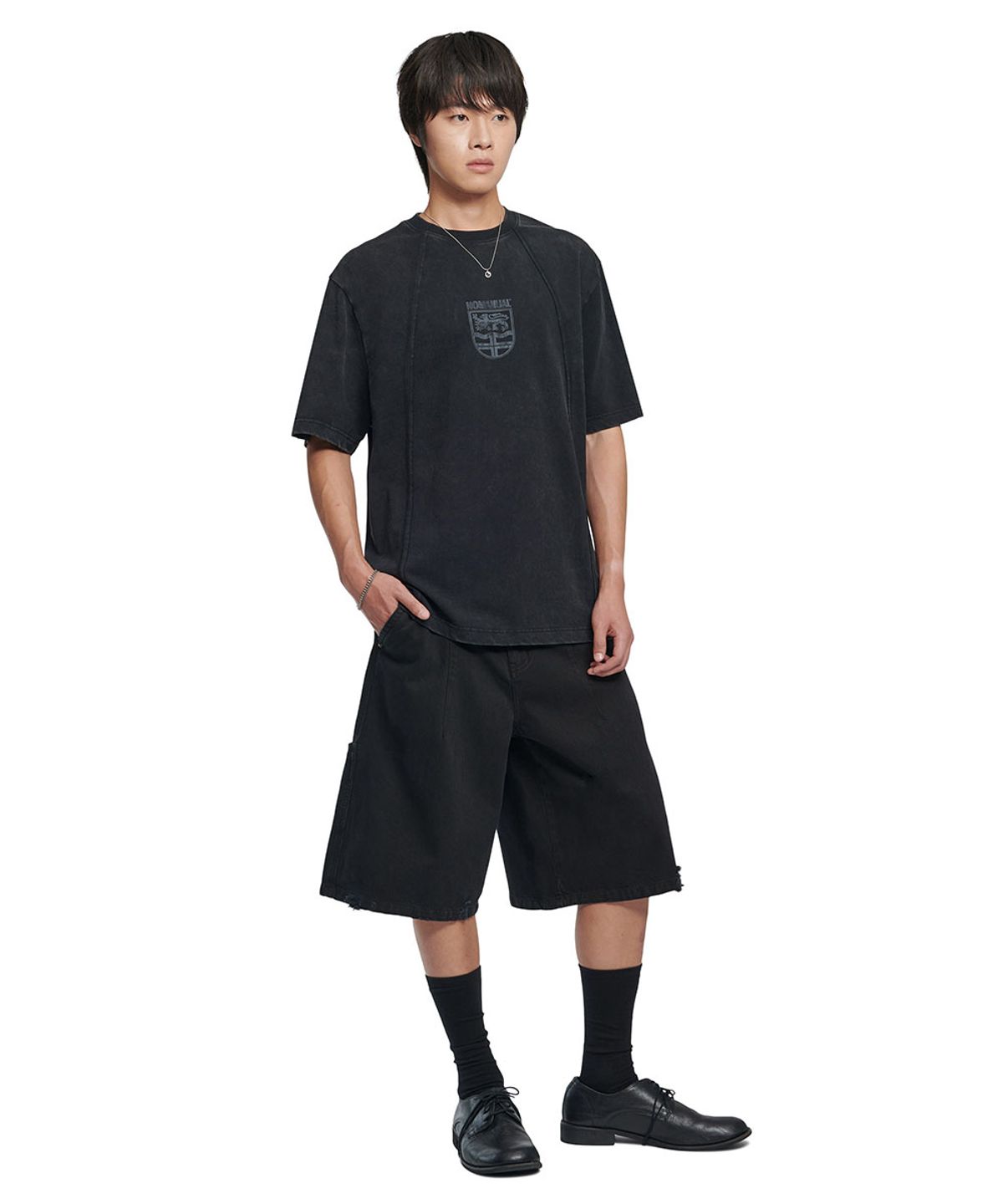 노매뉴얼(NOMANUAL) CINCH BACK BERMUDA SHORTS - BLACK