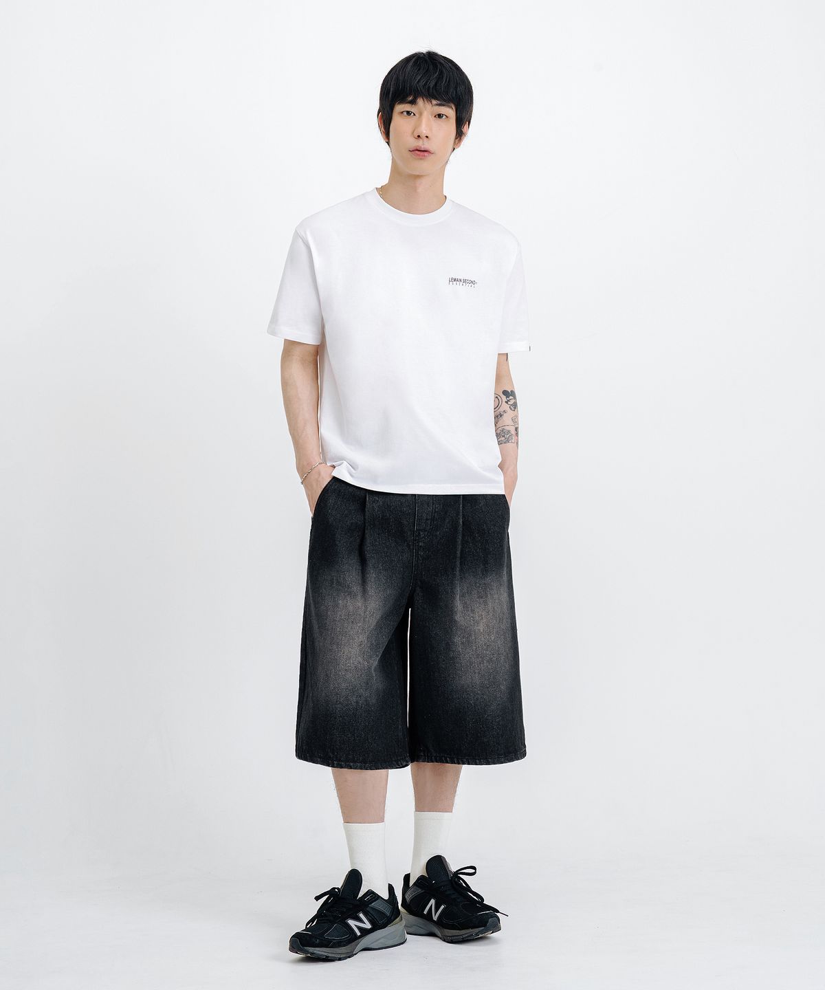 리메인세컨드(LEMAIN SECOND) 베이직 로고 나염 오버핏 반팔 티 [화이트]