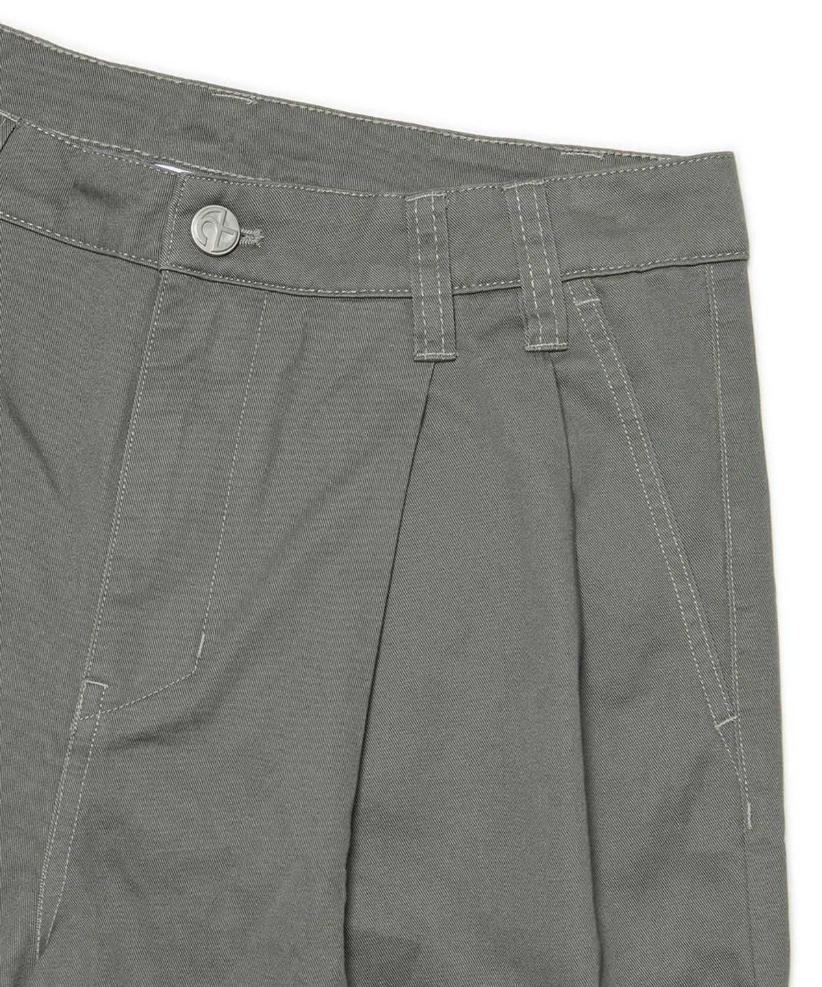 노매뉴얼(NOMANUAL) PAINTED TWO TUCK PANTS - KHAKI GRAY