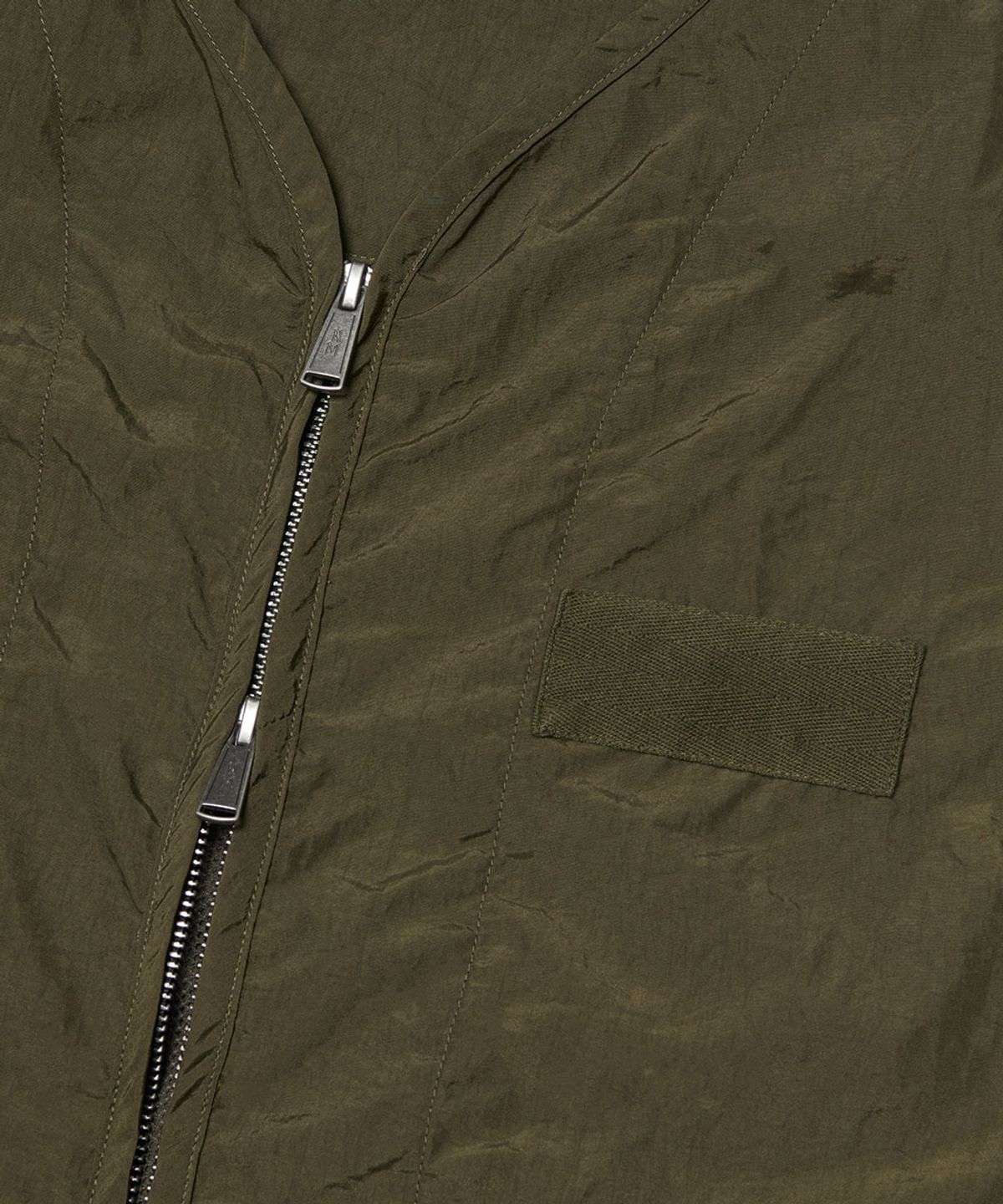 노매뉴얼(NOMANUAL) GRAPHIC NYLON VEST - KHAKI