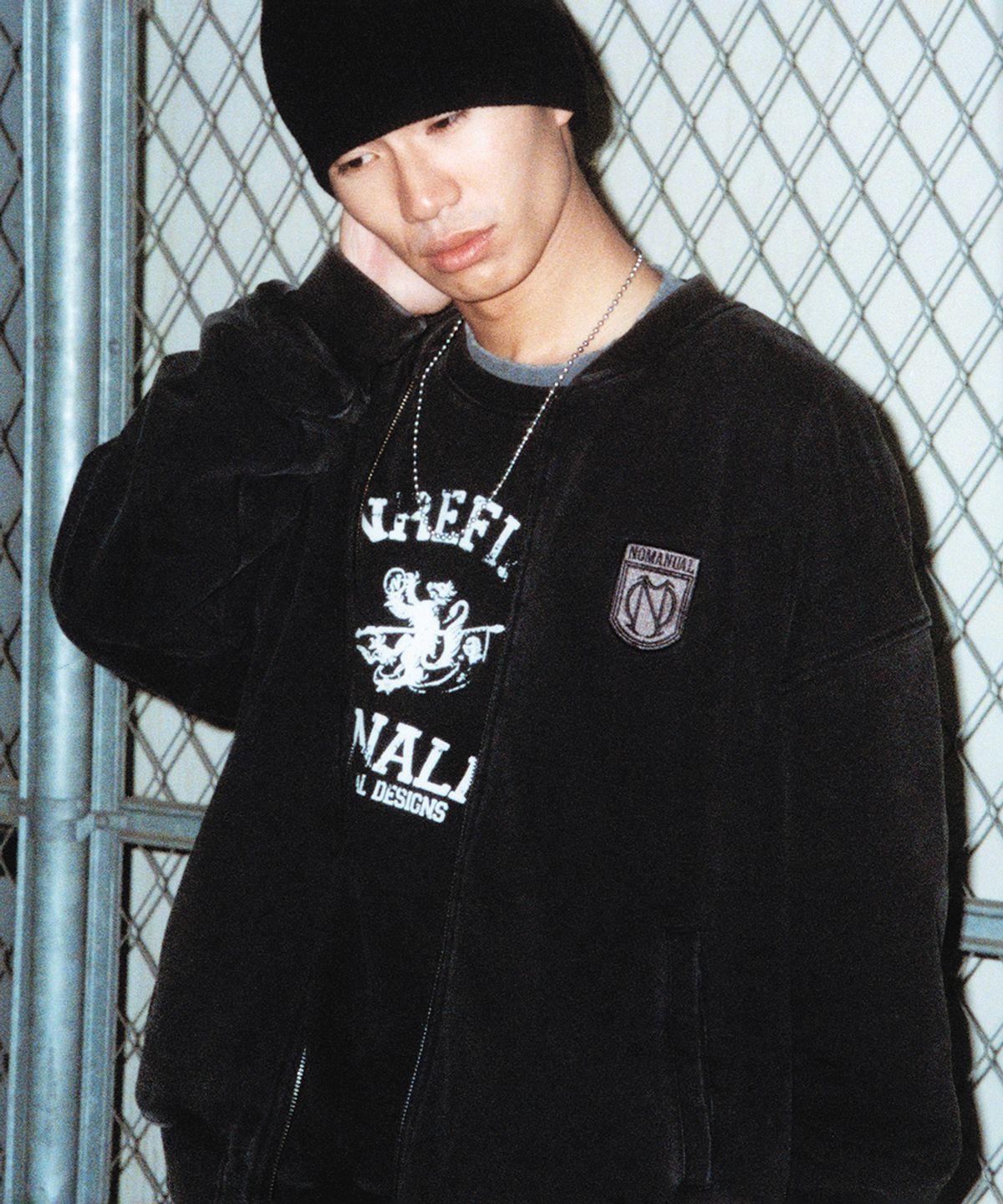 노매뉴얼(NOMANUAL) EMBLEM SWEAT ZIP-UP - WASHED BLACK
