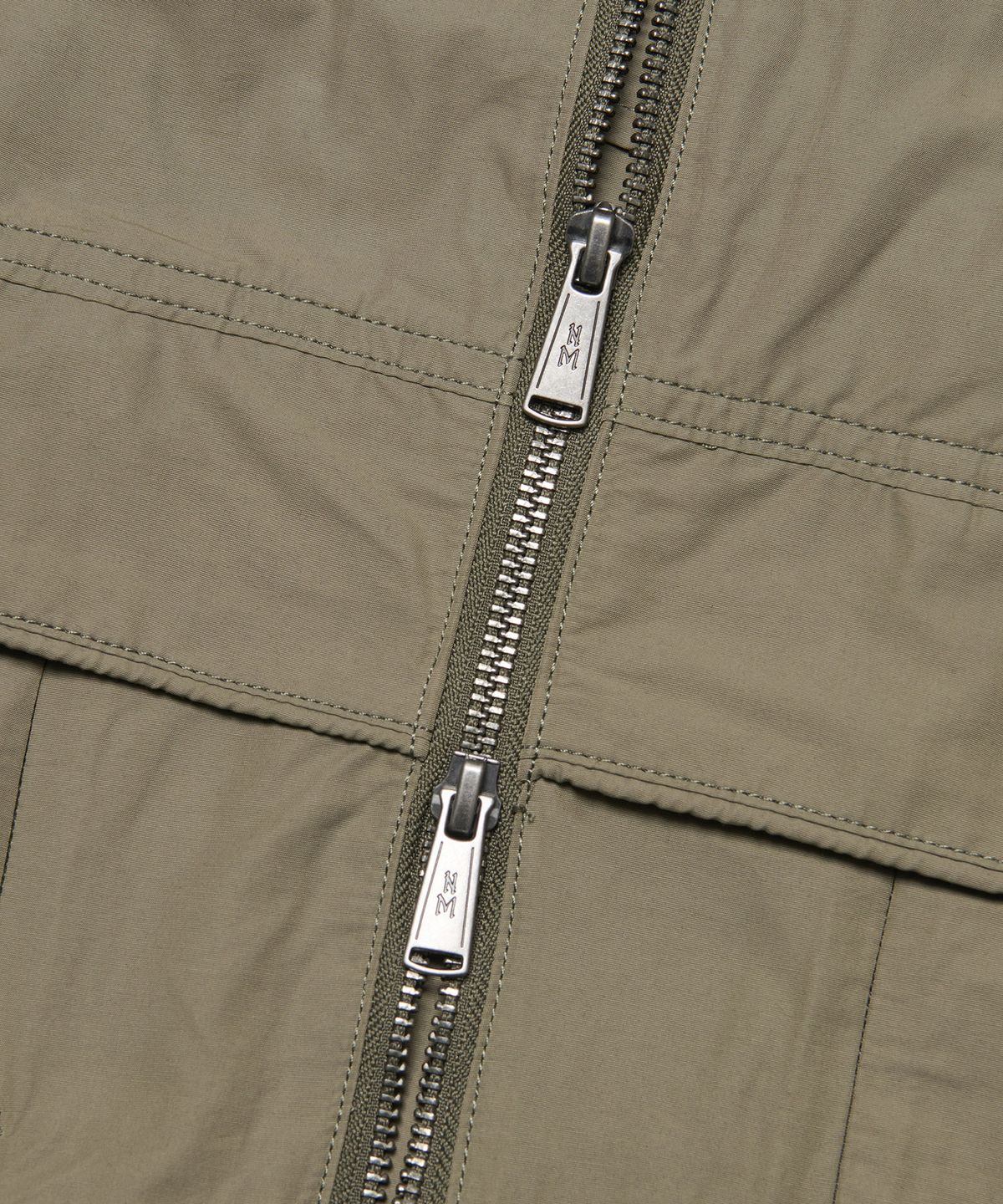 노매뉴얼(NOMANUAL) SLASH HOODED JACKET - LIGHT KHAKI