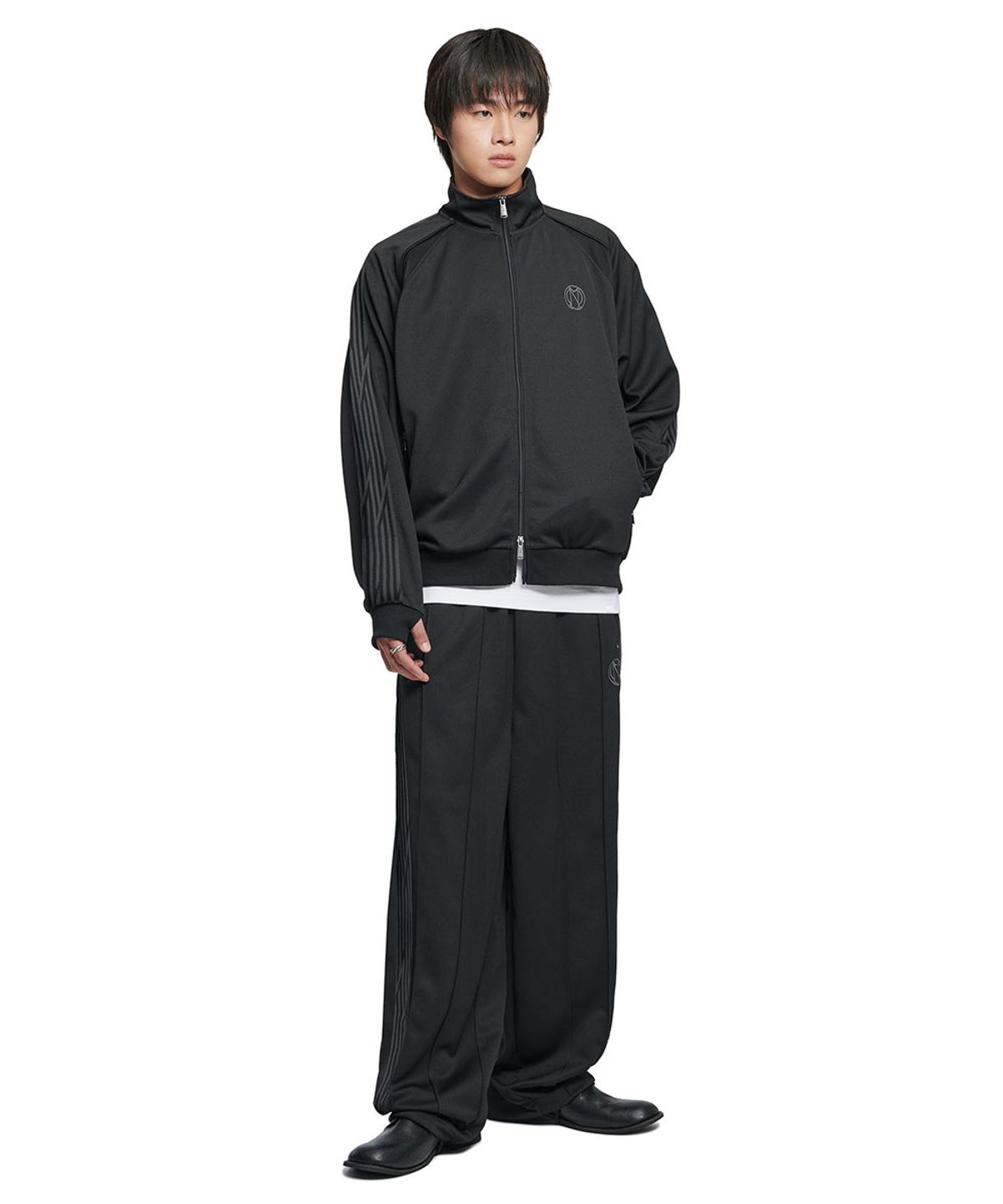 노매뉴얼(NOMANUAL) NM WIDE TRACK TOP - BLACK