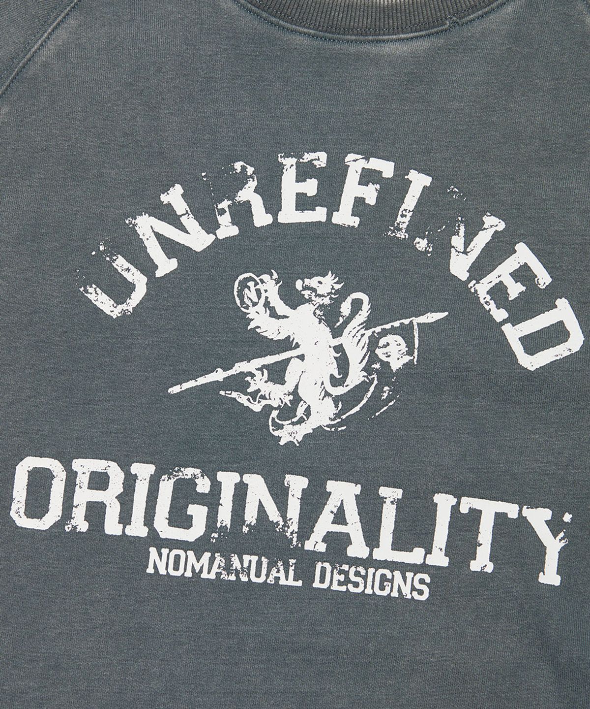노매뉴얼(NOMANUAL) UNREFINED EMBLEM RAGLAN SWEATSHIRT - WASHED GRAY