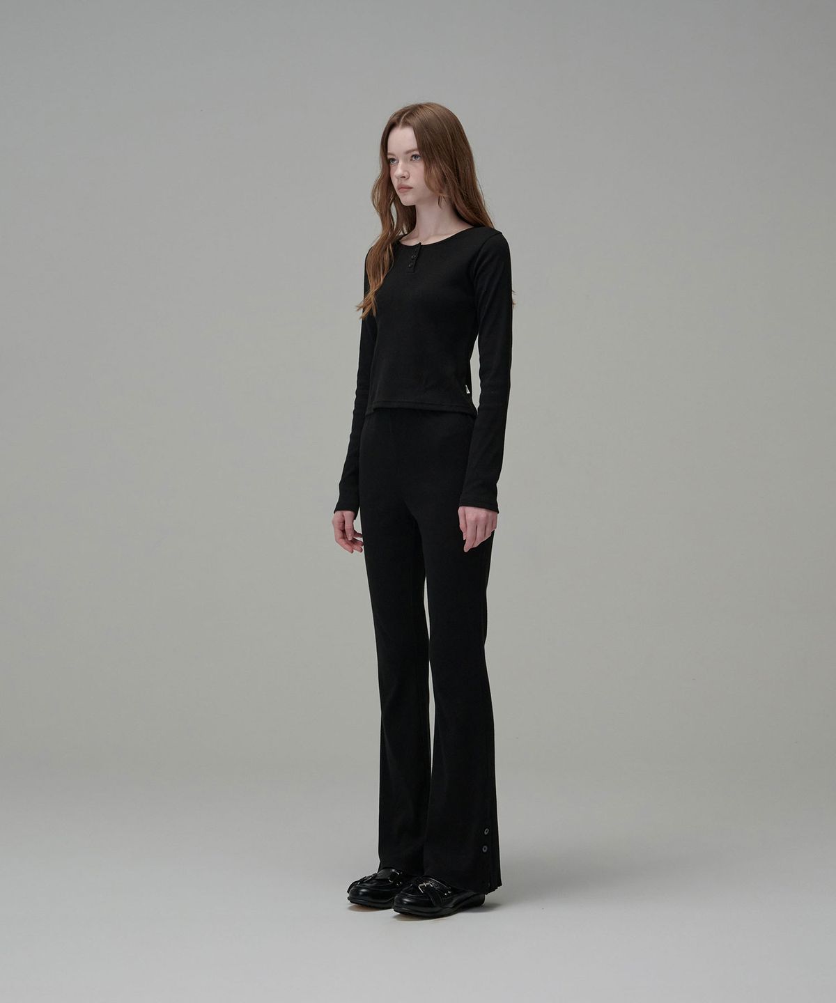 우네(OONE) [Set-Up] Cotton Henley-neck Top&Side Button Pants_Black