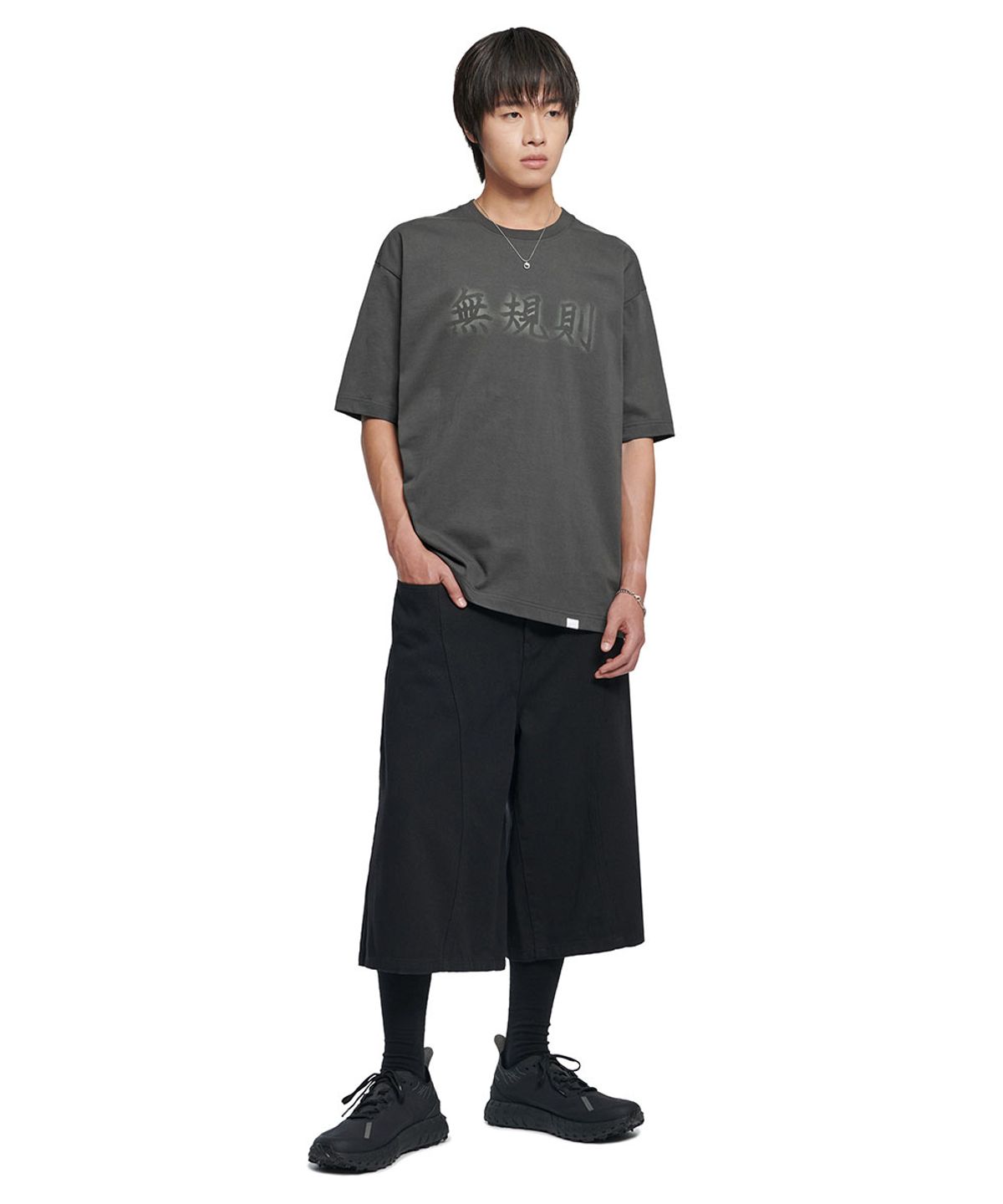 노매뉴얼(NOMANUAL) RULELESS T-SHIRT - CHARCOAL